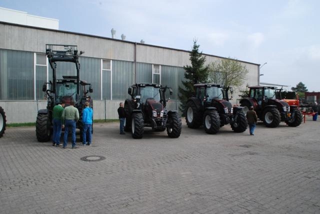 https://www.egelseer-traktoren.de/cache/vs_Hausausstellung April 2014_Ghr0XvLRrDS.jpg